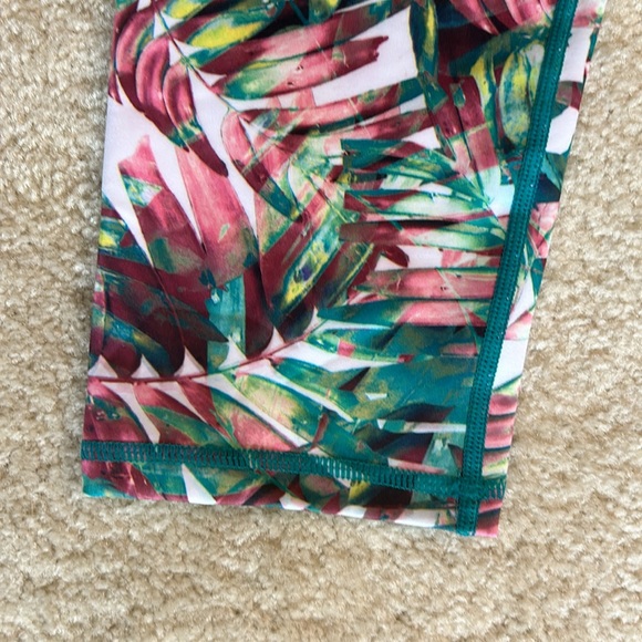 NWT! prAna Women's Roxanne Capri Yoga Pants Dragonfly Paradise Small - Picture 4 of 4